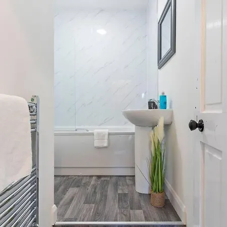 3 Bedroom Away From Cozy And Comfortable