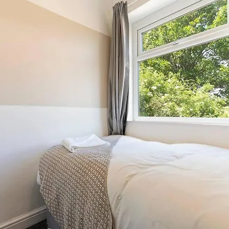 3 Bedroom Away From Cozy And Comfortable * Loftus