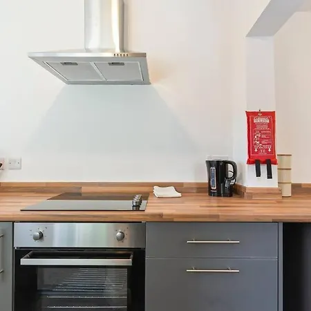 Apartamento 3 Bedroom Away From Cozy And Comfortable Loftus