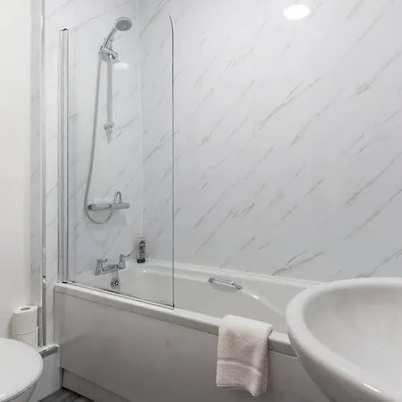3 Bedroom Away From Cozy And Comfortable Loftus